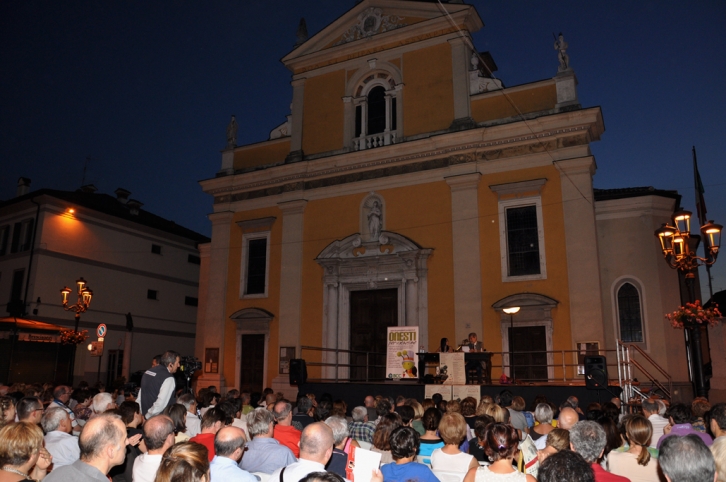 Orzinuovi Natale colorato in Rocca