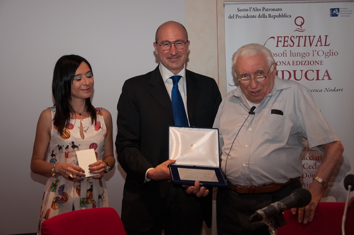 Premio del pensiero a Paolo De Benedetti principe del dialogo
