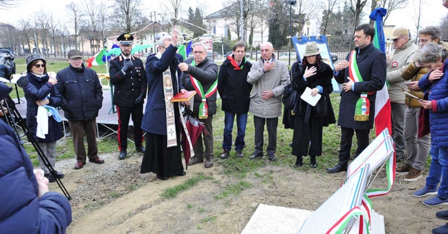 La cerimonia di apertura della manifestazione e sopra l'inaugurazione dei nuovi alberi dei Giusti