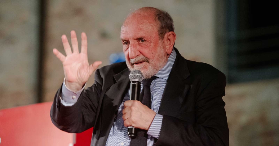 La piazza gremita a Orzinuovi per Umberto Galimberti