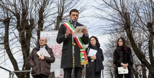 Nel Giardino dei Giusti di Orzinuovi, l’omaggio a Elie Wiesel, Giovanni Paolo II e Padre Jacques Hamel.